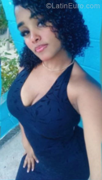 Date this voluptuous Dominican Republic girl Melany from La Romana DO57252