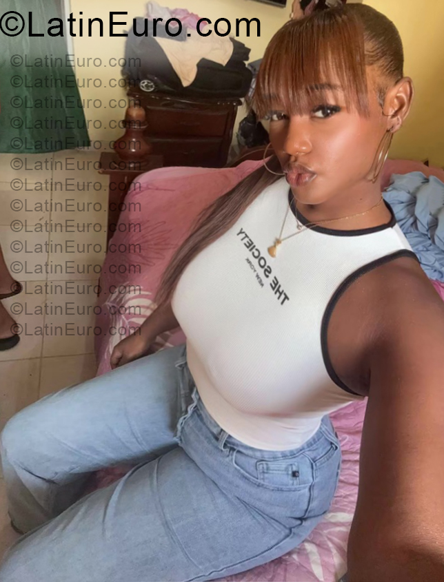 Date this georgeous Dominican Republic girl Carolin from Santo Domingo DO57257
