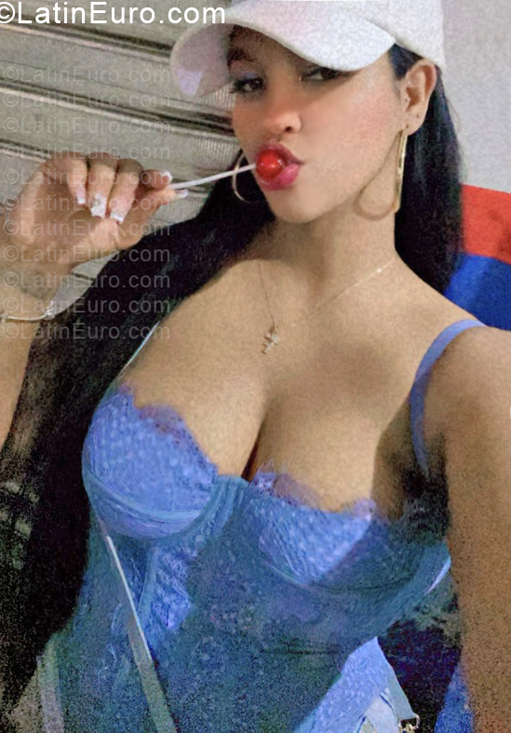 Date this stunning Dominican Republic girl Fatima from Santiago DO57327
