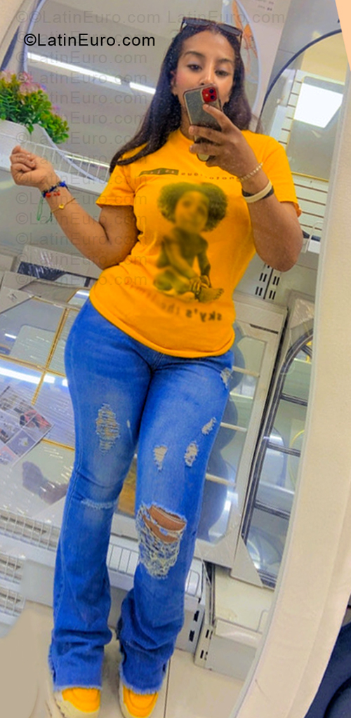 Date this georgeous Dominican Republic girl Yesenia from Santiago DO57330