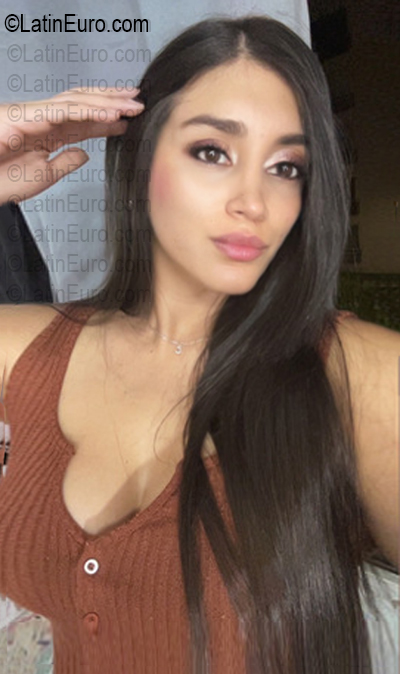 Date this charming Colombia girl Pau from Cali CO33909