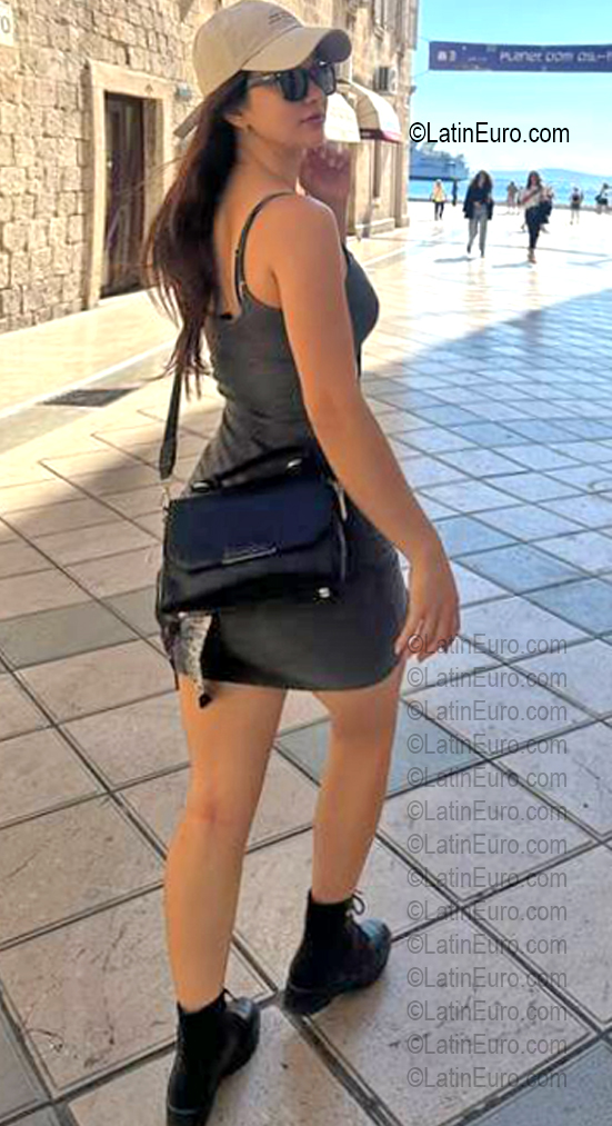Date this happy Brazil girl Eve from Rio de Janeiro BR12479